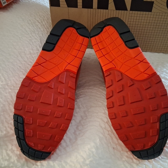 Nike Air Max 1 Men's  12.5 Shoes HQ3607 687 Gym Red/University Red/Light Crimson - Picture 7 of 9